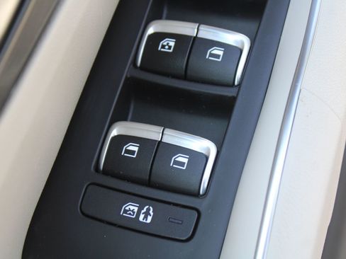 Certified 2024 Kia Sorento S w/ Panoramic Sunroof Package FWD image 20