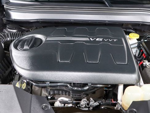 Used 2022 Jeep Cherokee Latitude w/ Sun & Sound Group AWD/4WD image 30