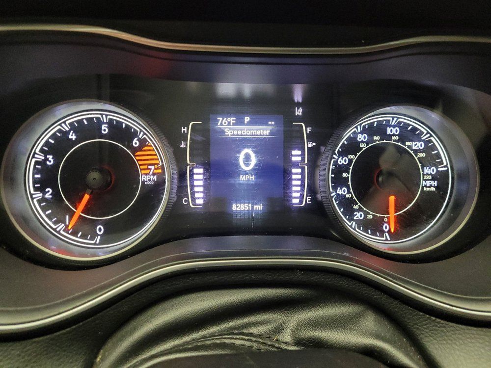 Used 2021 Jeep Cherokee Latitude Plus FWD image 23