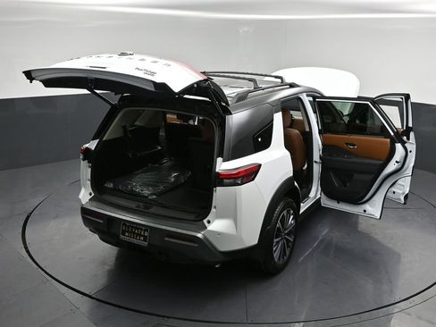 New 2026 Nissan Pathfinder Platinum AWD/4WD image 36
