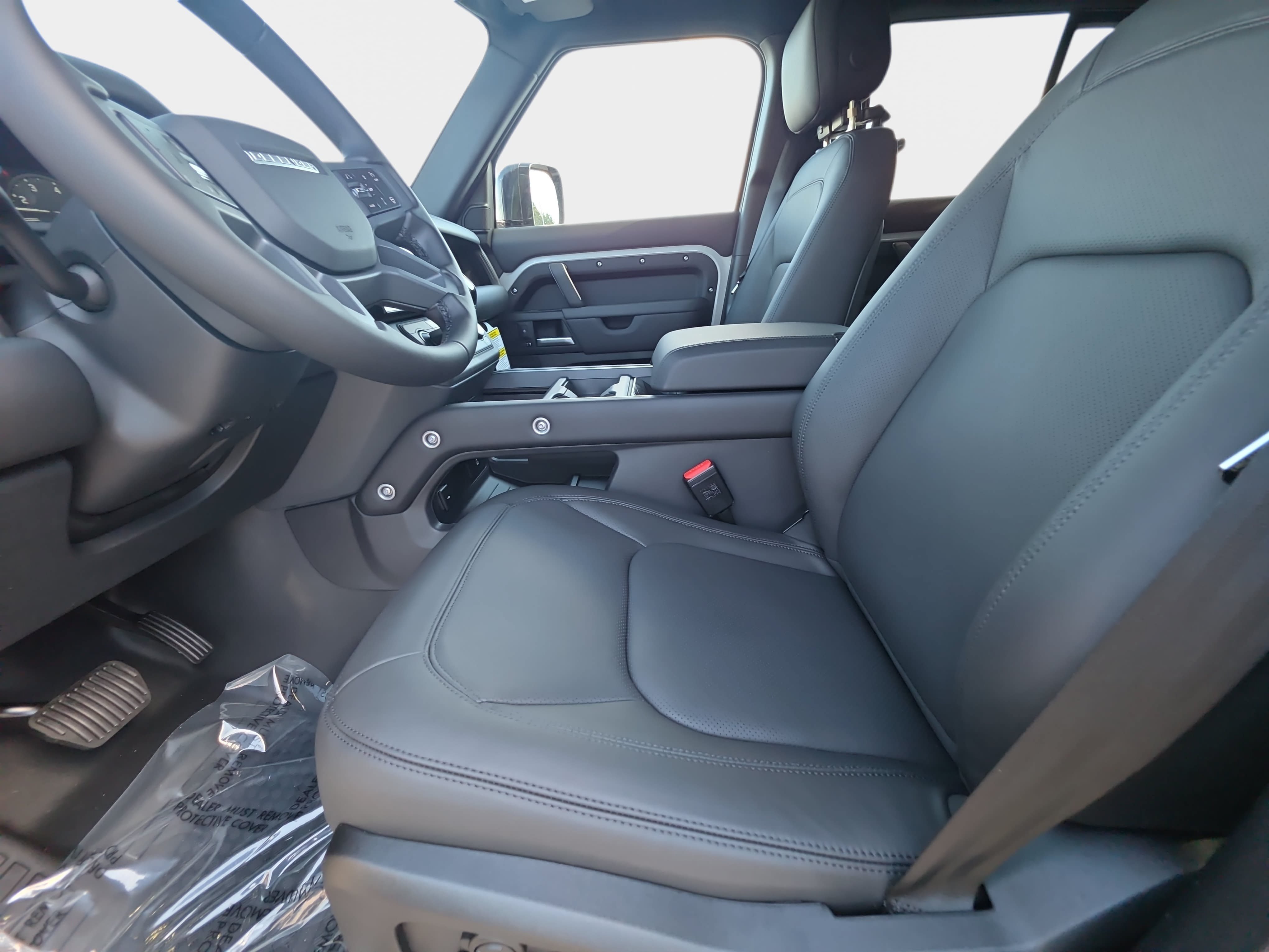 New 2026 Land Rover Defender 110 X-Dynamic SE AWD/4WD image 14