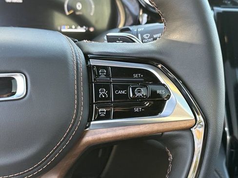 New 2025 Jeep Grand Cherokee Summit image 23