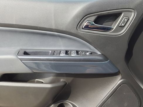 Used 2020 Chevrolet Colorado Z71 AWD/4WD image 17