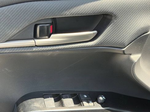 Used 2025 Toyota Camry SE FWD image 6