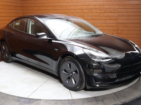 Used 2023 Tesla Model 3 Standard Range image 16