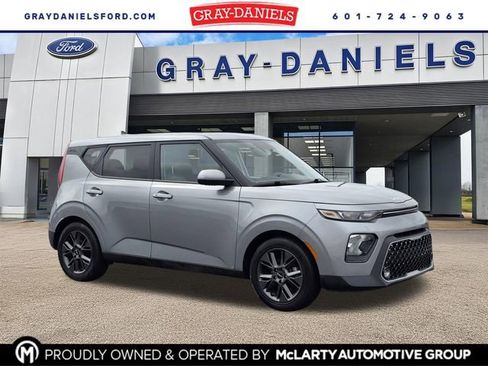 Used 2022 Kia Soul EX FWD image 1