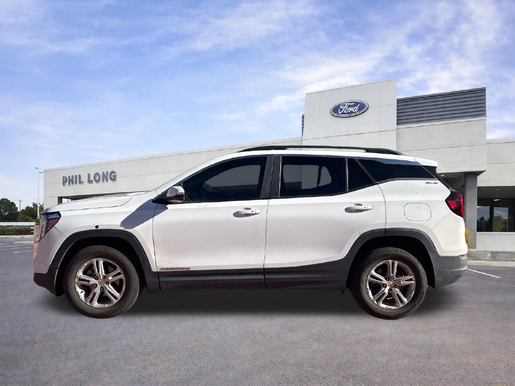 Used 2022 GMC Terrain SLE w/ Driver Convenience Package AWD/4WD image 5