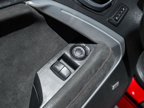 Used 2018 Chevrolet Camaro ZL1 RWD image 27