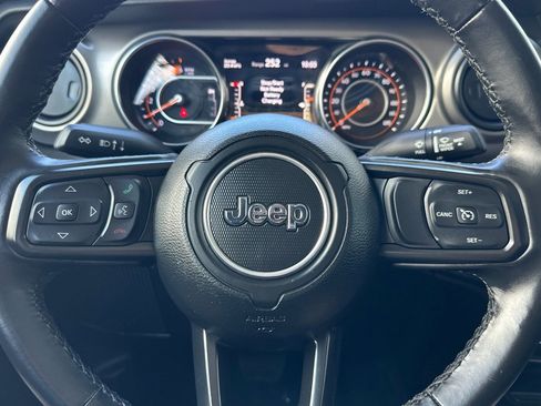 Used 2022 Jeep Gladiator Sport AWD/4WD image 24