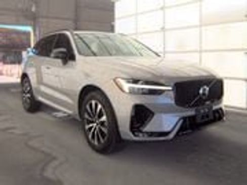 Certified 2025 Volvo XC60 B5 Core AWD/4WD image 1