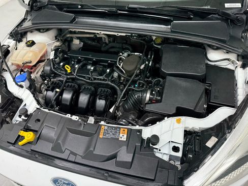 Used 2015 Ford Focus SE image 49
