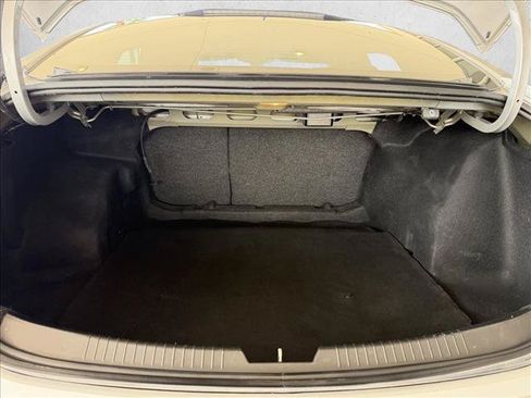 Used 2017 Chevrolet Malibu LT FWD image 19