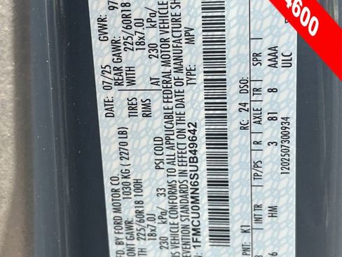 Used 2025 Ford Escape ST-Line w/ Cold Weather Package image 14