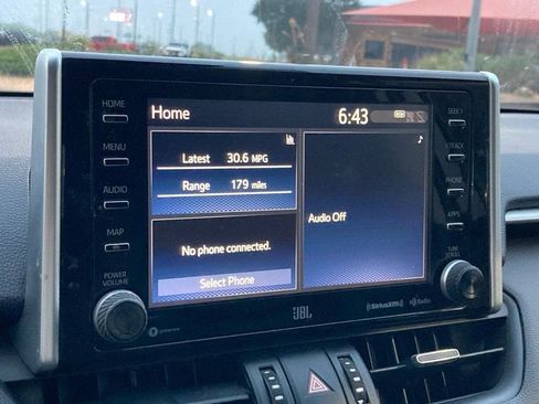 Used 2019 Toyota RAV4 XLE Premium FWD image 18