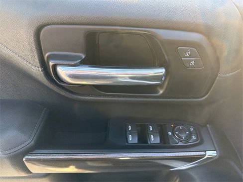 Used 2021 Chevrolet Silverado 1500 LT image 16