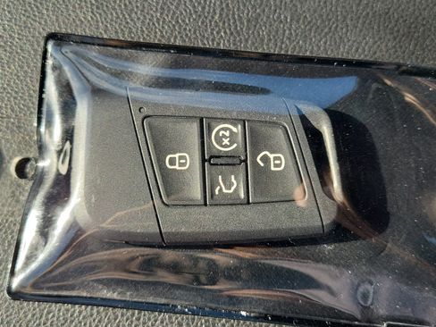 Used 2023 Volkswagen Atlas SE FWD image 33