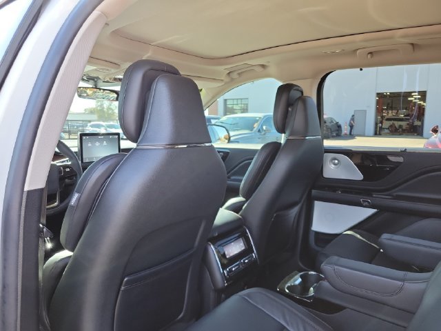Used 2023 Lincoln Aviator Reserve w/ Equipment Group 201A AWD/4WD image 24