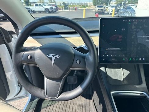 Used 2021 Tesla Model Y Long Range AWD/4WD image 10