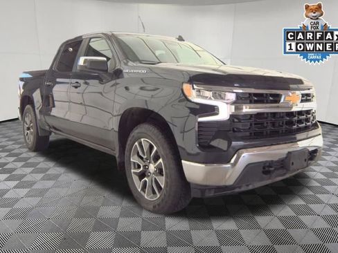 Used 2022 Chevrolet Silverado 1500 LT AWD/4WD image 2