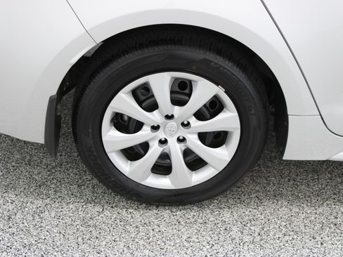 Used 2026 Toyota Corolla LE FWD image 6