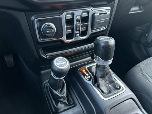 Used 2021 Jeep Wrangler Unlimited Sport image 35