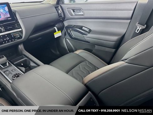 New 2026 Nissan Pathfinder Platinum image 24