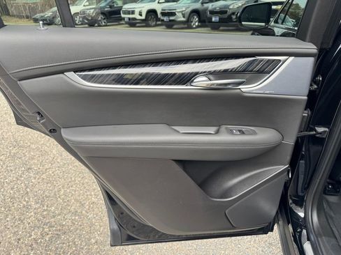 Used 2024 Cadillac XT6 Premium Luxury AWD/4WD image 16