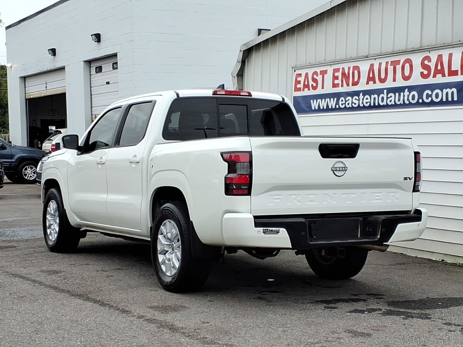 Used 2022 Nissan Frontier SV RWD image 3