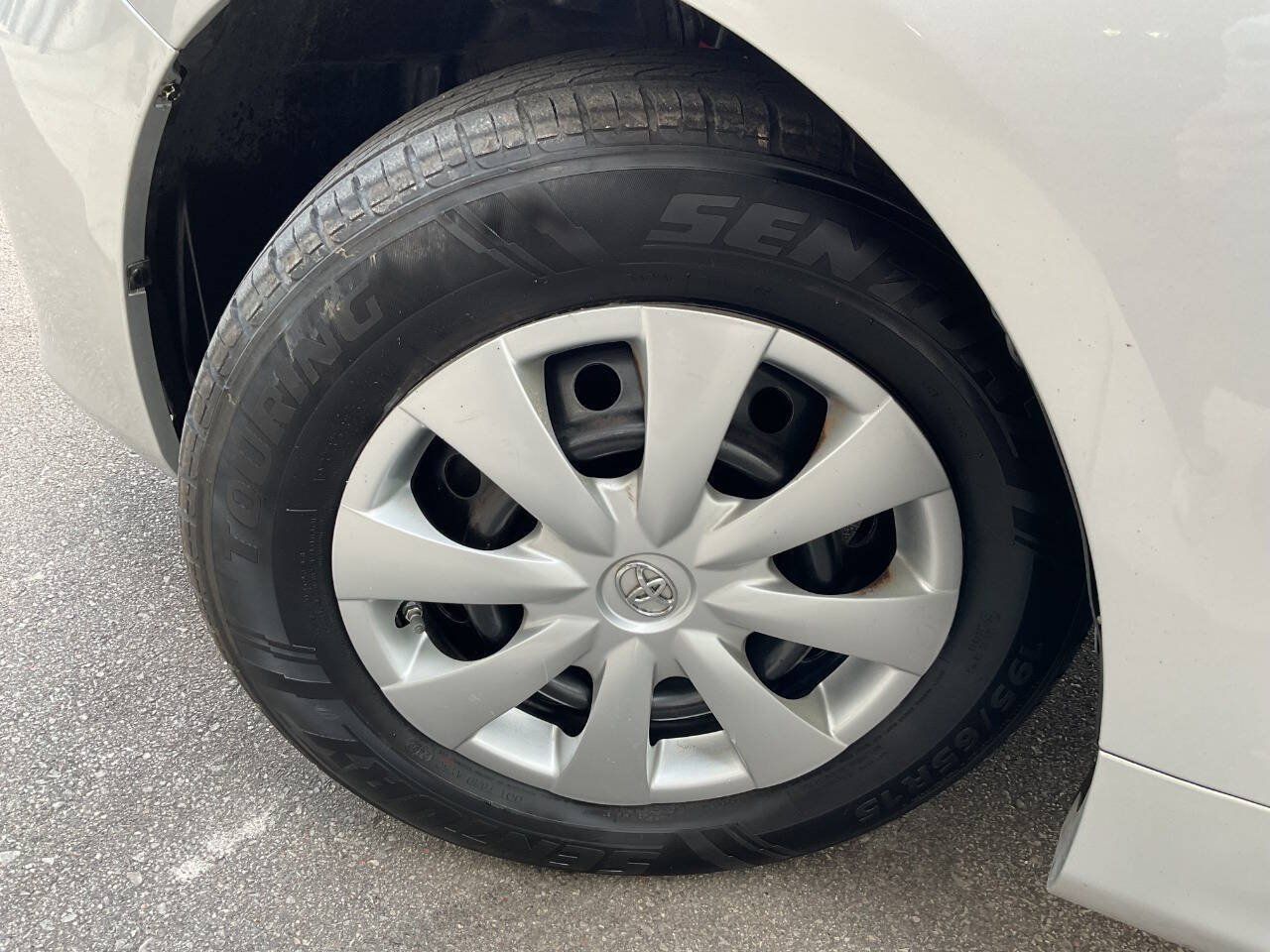 Used 2011 Toyota Corolla LE FWD image 40