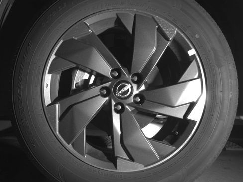 Used 2025 Nissan Rogue SV image 12