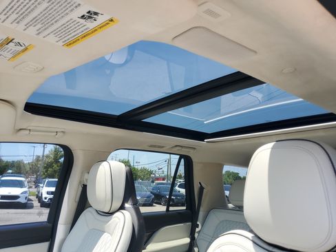 Certified 2023 Lincoln Navigator Black Label AWD/4WD image 11