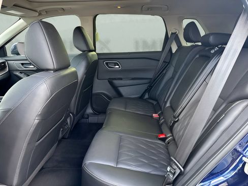 Used 2026 Nissan Rogue Platinum w/ Platinum Premium Package AWD/4WD image 12