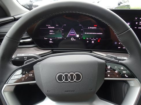 Used 2025 Audi Q5 Premium w/ Convenience Package AWD/4WD image 14