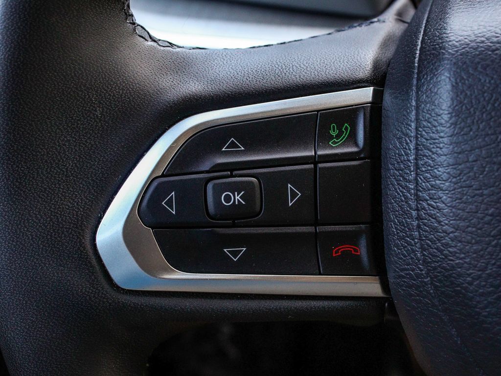 Used 2025 Jeep Compass Limited AWD/4WD image 27