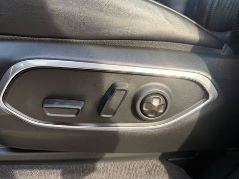 Used 2022 Jeep Wagoneer Series II AWD/4WD image 34