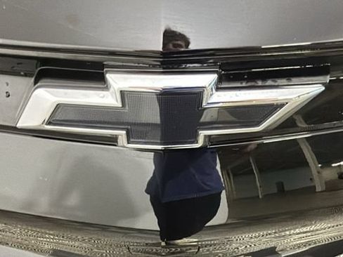 Used 2027 Chevrolet Bolt RS FWD image 8