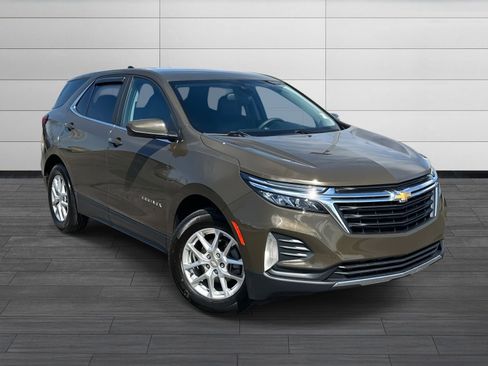 Used 2023 Chevrolet Equinox LT FWD image 2