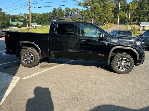 Used 2026 GMC Sierra 1500 AT4 AWD/4WD image 9