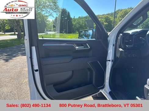 Used 2025 Chevrolet Silverado 1500 LT AWD/4WD image 11