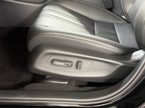 New 2026 Honda HR-V EX-L image 13