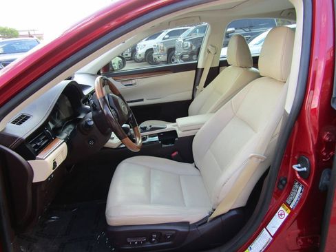 Used 2016 Lexus ES 350 w/ Premium Package w/Wood Trim FWD image 9