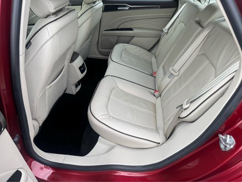 Used 2018 Ford Fusion Platinum image 14