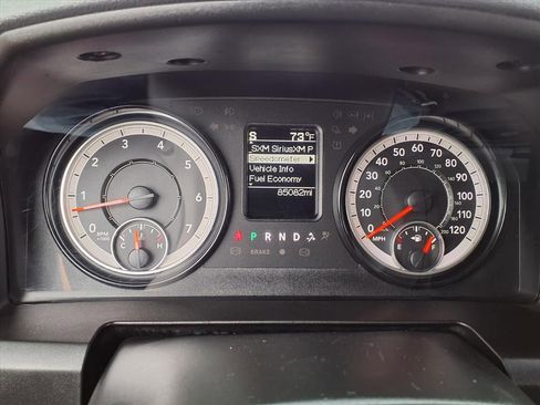 Used 2019 RAM 1500 Classic SLT image 12