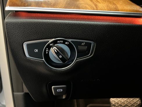 Used 2017 Mercedes-Benz E 300 image 20