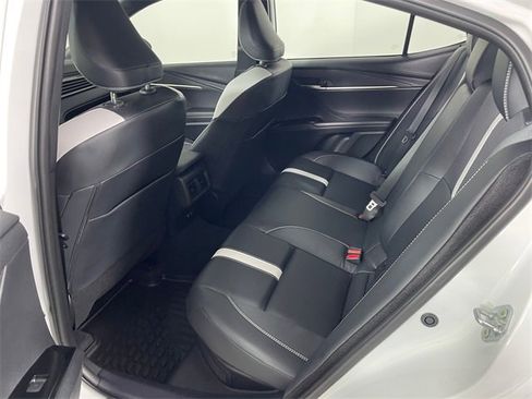 Used 2025 Toyota Camry SE w/ Convenience Package image 18