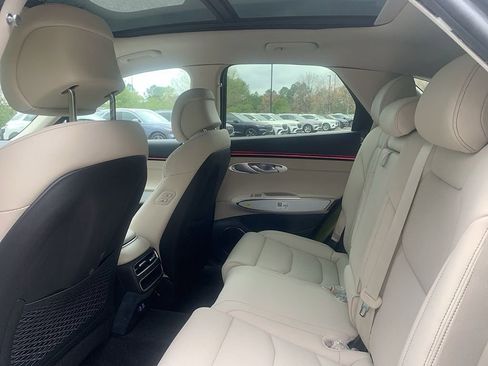 Used 2026 Genesis GV70 2.5T Select image 16