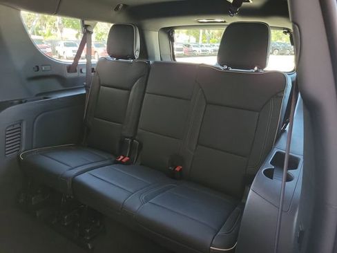 New 2026 Chevrolet Suburban Premier image 9