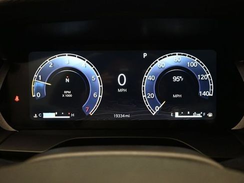 Used 2025 Jeep Grand Cherokee Laredo AWD/4WD image 5