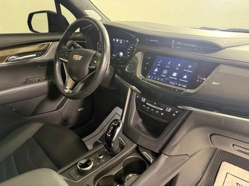Used 2024 Cadillac XT6 Sport w/ Platinum Package AWD/4WD image 31