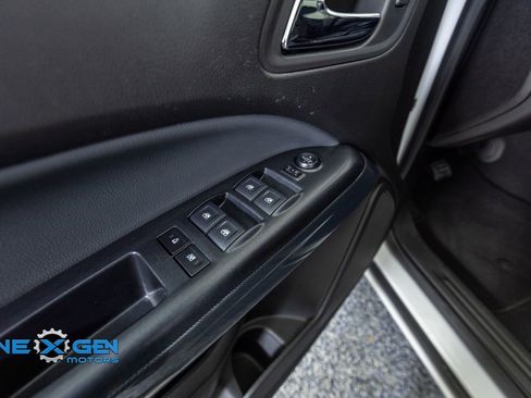 Used 2020 Chevrolet Colorado Z71 AWD/4WD image 12
